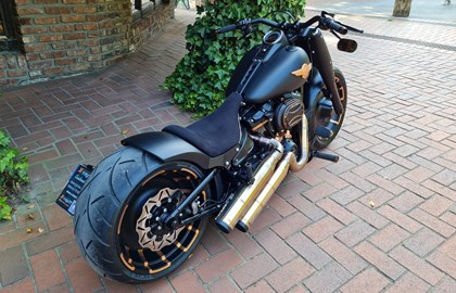 Harley-Davidson Softail Fat Boy 114 FLFBS Custom Bike