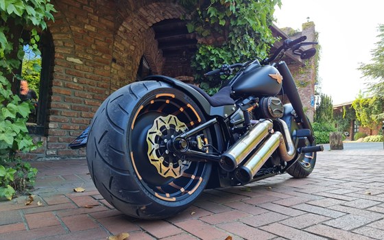 Umgebautes Motorrad Harley-Davidson Softail Fat Boy 114 FLFBS von X-Trem Custombikes - Bild 6 Umgebautes Motorrad Harley-Davidson Softail Fat Boy 114 FLFBS von X-Trem Custombikes - Bild 6