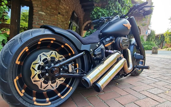 Umgebautes Motorrad Harley-Davidson Softail Fat Boy 114 FLFBS von X-Trem Custombikes - Bild 5 Umgebautes Motorrad Harley-Davidson Softail Fat Boy 114 FLFBS von X-Trem Custombikes - Bild 5