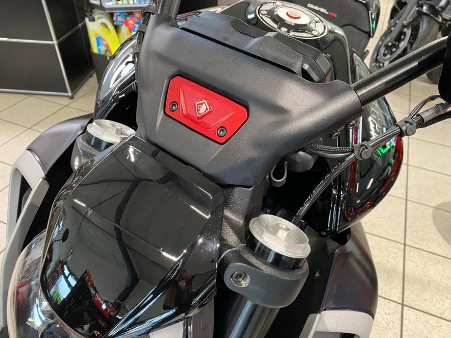 Umbgebautes Motorrad Ducati Diavel V4 Bild 10: Umbgebautes Motorrad Ducati Diavel V4