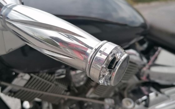 Umgebautes Motorrad Yamaha XVS 1100 Drag Star von user1317110 - Bild 10 Umgebautes Motorrad Yamaha XVS 1100 Drag Star von user1317110 - Bild 10