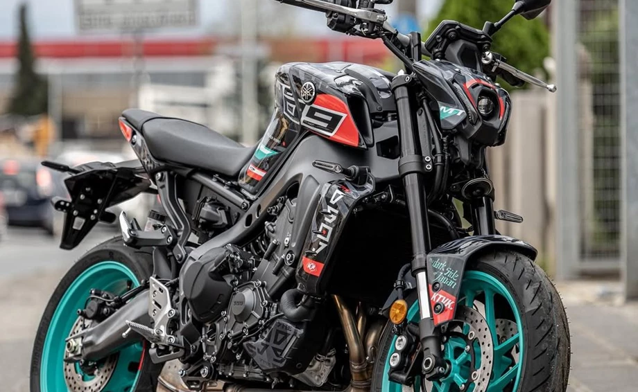 Umbgebautes Motorrad Yamaha MT-09 Bild 1: Umbgebautes Motorrad Yamaha MT-09