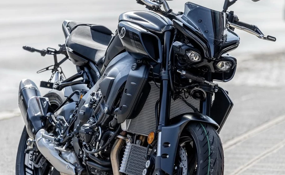 Umbgebautes Motorrad Yamaha MT-10 Bild 1: Umbgebautes Motorrad Yamaha MT-10