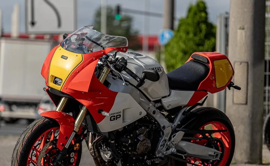 Umbgebautes Motorrad Yamaha XSR900 GP Bild 1: Umbgebautes Motorrad Yamaha XSR900 GP