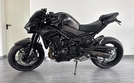 Umgebautes Motorrad Kawasaki Z900 von Zweirad Meggle - Bild 5 Umgebautes Motorrad Kawasaki Z900 von Zweirad Meggle - Bild 5