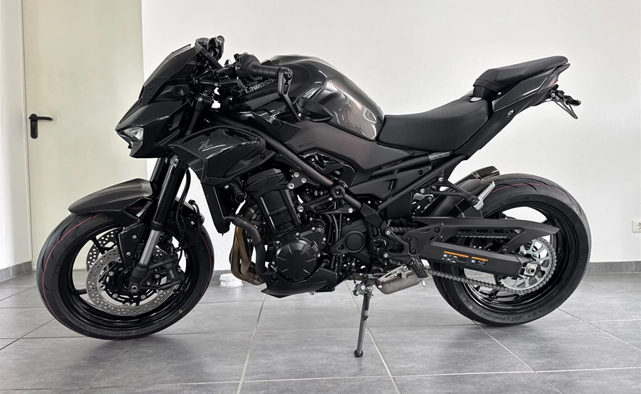 Umbgebautes Motorrad Kawasaki Z900 Bild 5: Umbgebautes Motorrad Kawasaki Z900