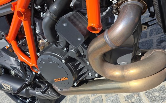 Umgebautes Motorrad KTM 1290 Super Duke R von markbika - Bild 24 Umgebautes Motorrad KTM 1290 Super Duke R von markbika - Bild 24