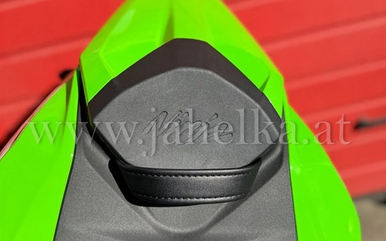 Umgebautes Motorrad Kawasaki Ninja ZX-4RR von Jahelka Zweirad GmbH - Bild 7 Umgebautes Motorrad Kawasaki Ninja ZX-4RR von Jahelka Zweirad GmbH - Bild 7