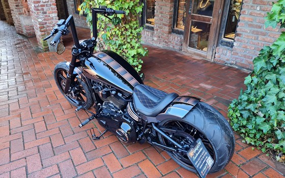 Umgebautes Motorrad Harley-Davidson Softail Breakout 114 FXBRS von X-Trem Custombikes - Bild 2 Umgebautes Motorrad Harley-Davidson Softail Breakout 114 FXBRS von X-Trem Custombikes - Bild 2