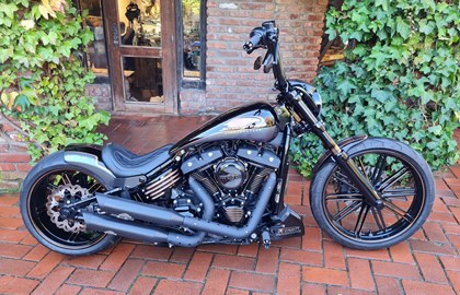 Harley-Davidson Softail Breakout 114 FXBRS Custom Bike