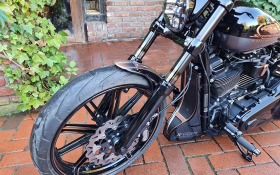 Umgebautes Motorrad Harley-Davidson Softail Breakout 114 FXBRS von X-Trem Custombikes - Bild 19 Umgebautes Motorrad Harley-Davidson Softail Breakout 114 FXBRS von X-Trem Custombikes - Bild 19