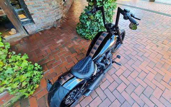Umgebautes Motorrad Harley-Davidson Softail Breakout 114 FXBRS von X-Trem Custombikes - Bild 3 Umgebautes Motorrad Harley-Davidson Softail Breakout 114 FXBRS von X-Trem Custombikes - Bild 3