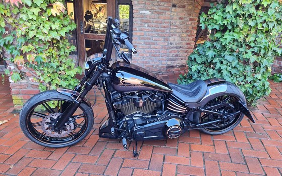 Umgebautes Motorrad Harley-Davidson Softail Breakout 114 FXBRS von X-Trem Custombikes - Bild 29 Umgebautes Motorrad Harley-Davidson Softail Breakout 114 FXBRS von X-Trem Custombikes - Bild 29