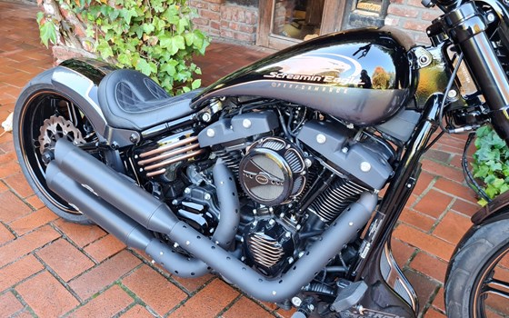 Umgebautes Motorrad Harley-Davidson Softail Breakout 114 FXBRS von X-Trem Custombikes - Bild 10 Umgebautes Motorrad Harley-Davidson Softail Breakout 114 FXBRS von X-Trem Custombikes - Bild 10