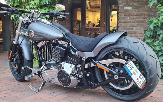 Umgebautes Motorrad Harley-Davidson Softail Breakout FXSB von X-Trem Custombikes - Bild 9 Umgebautes Motorrad Harley-Davidson Softail Breakout FXSB von X-Trem Custombikes - Bild 9