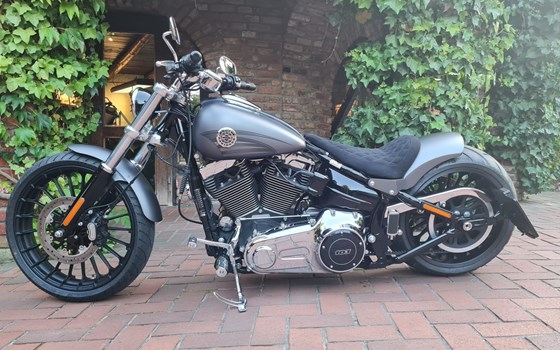 Umgebautes Motorrad Harley-Davidson Softail Breakout FXSB von X-Trem Custombikes - Bild 3 Umgebautes Motorrad Harley-Davidson Softail Breakout FXSB von X-Trem Custombikes - Bild 3