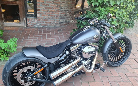 Umgebautes Motorrad Harley-Davidson Softail Breakout FXSB von X-Trem Custombikes - Bild 8 Umgebautes Motorrad Harley-Davidson Softail Breakout FXSB von X-Trem Custombikes - Bild 8