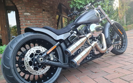 Umgebautes Motorrad Harley-Davidson Softail Breakout FXSB von X-Trem Custombikes - Bild 2 Umgebautes Motorrad Harley-Davidson Softail Breakout FXSB von X-Trem Custombikes - Bild 2