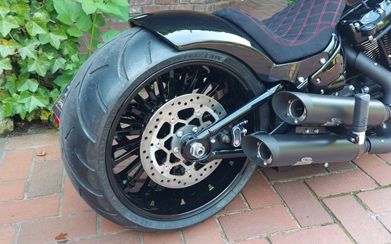 Umgebautes Motorrad Harley-Davidson Softail Breakout 114 FXBRS von X-Trem Custombikes - Bild 8 Umgebautes Motorrad Harley-Davidson Softail Breakout 114 FXBRS von X-Trem Custombikes - Bild 8