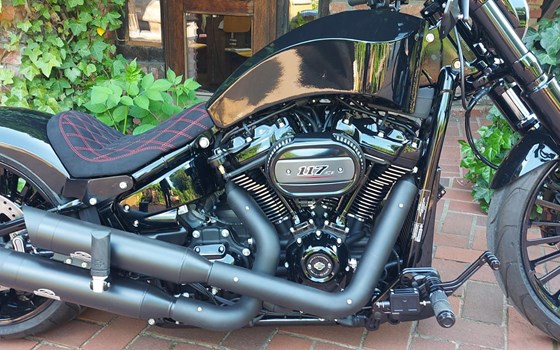 Umgebautes Motorrad Harley-Davidson Softail Breakout 114 FXBRS von X-Trem Custombikes - Bild 15 Umgebautes Motorrad Harley-Davidson Softail Breakout 114 FXBRS von X-Trem Custombikes - Bild 15