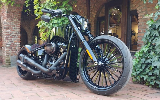 Umgebautes Motorrad Harley-Davidson Softail Breakout 114 FXBRS von X-Trem Custombikes - Bild 14 Umgebautes Motorrad Harley-Davidson Softail Breakout 114 FXBRS von X-Trem Custombikes - Bild 14