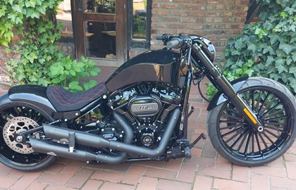 Harley-Davidson Softail Breakout 114 FXBRS Custom Bike