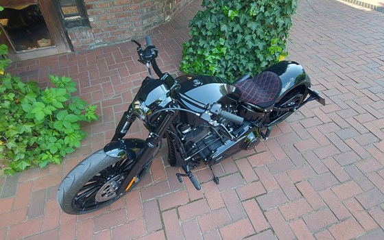 Umgebautes Motorrad Harley-Davidson Softail Breakout 114 FXBRS von X-Trem Custombikes - Bild 5 Umgebautes Motorrad Harley-Davidson Softail Breakout 114 FXBRS von X-Trem Custombikes - Bild 5