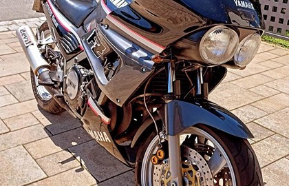 Yamaha FZ 750 Custom Bike