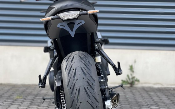 Umgebautes Motorrad Triumph Trident 660 von Stärker-Profil GmbH - Bild 20 Umgebautes Motorrad Triumph Trident 660 von Stärker-Profil GmbH - Bild 20