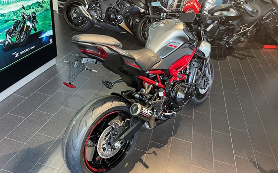 Umgebautes Motorrad Kawasaki Z900 von Moto Point Ilmenau e.K. - Inh. Frank Engelhardt - Bild 5 Umgebautes Motorrad Kawasaki Z900 von Moto Point Ilmenau e.K. - Inh. Frank Engelhardt - Bild 5