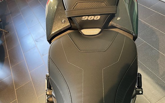 Umgebautes Motorrad Kawasaki Z900 von Moto Point Ilmenau e.K. - Inh. Frank Engelhardt - Bild 9 Umgebautes Motorrad Kawasaki Z900 von Moto Point Ilmenau e.K. - Inh. Frank Engelhardt - Bild 9