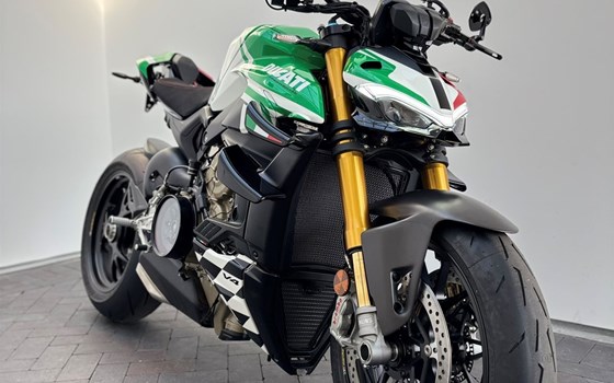 Umgebautes Motorrad Ducati Streetfighter V4 S von Claus Carstens Zweiradhandel - Bild 3