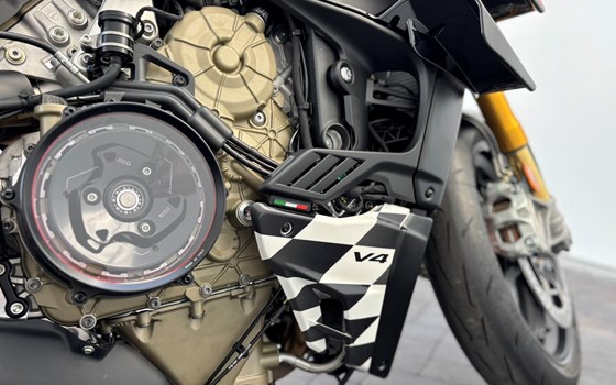 Umgebautes Motorrad Ducati Streetfighter V4 S von Claus Carstens Zweiradhandel - Bild 6