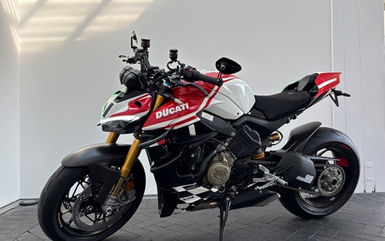 Umgebautes Motorrad Ducati Streetfighter V4 S von Claus Carstens Zweiradhandel - Bild 1