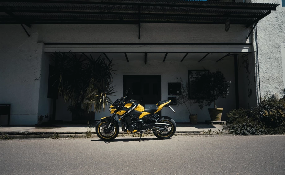 Umbgebautes Motorrad Kawasaki Z900 Bild 7: Umbgebautes Motorrad Kawasaki Z900