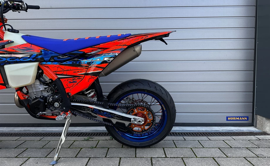 Umbgebautes Motorrad KTM 500 EXC-F SIX DAYS Bild 7: Umbgebautes Motorrad KTM 500 EXC-F SIX DAYS