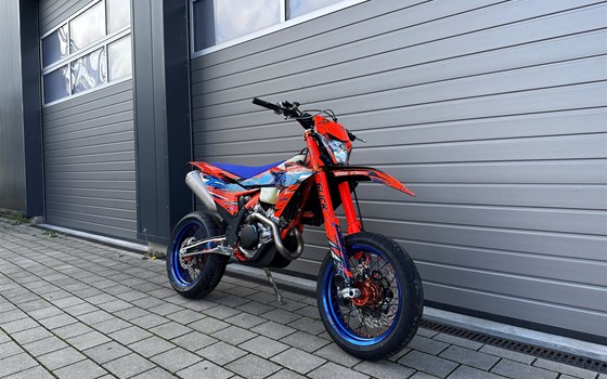 Umgebautes Motorrad KTM 500 EXC-F SIX DAYS von Road Star Motorcycles GmbH - Bild 3 Umgebautes Motorrad KTM 500 EXC-F SIX DAYS von Road Star Motorcycles GmbH - Bild 3