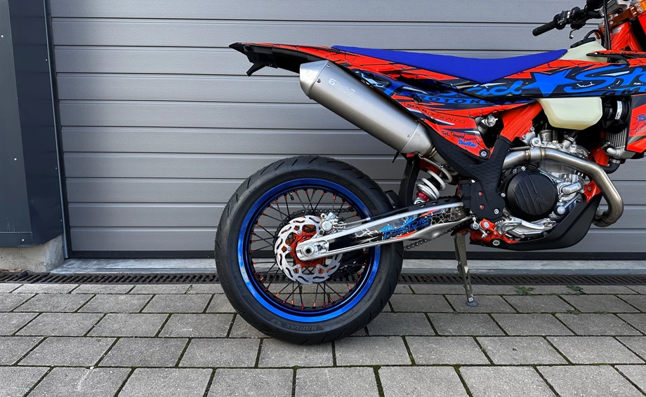 Umbgebautes Motorrad KTM 500 EXC-F SIX DAYS Bild 8: Umbgebautes Motorrad KTM 500 EXC-F SIX DAYS