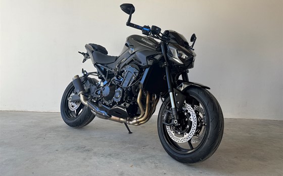 Umgebautes Motorrad Kawasaki Z900 von Zweirad Meggle - Bild 1 Umgebautes Motorrad Kawasaki Z900 von Zweirad Meggle - Bild 1