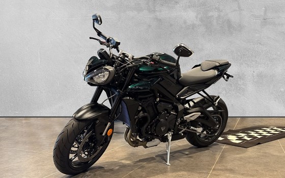 Umgebautes Motorrad Triumph Street Triple 765 R von Triumph Münster by Auto Nagel Münster GmbH & Co. KG - Bild 1 Umgebautes Motorrad Triumph Street Triple 765 R von Triumph Münster by Auto Nagel Münster GmbH & Co. KG - Bild 1