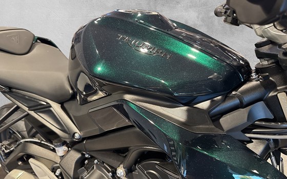 Umgebautes Motorrad Triumph Street Triple 765 R von Triumph Münster by Auto Nagel Münster GmbH & Co. KG - Bild 5 Umgebautes Motorrad Triumph Street Triple 765 R von Triumph Münster by Auto Nagel Münster GmbH & Co. KG - Bild 5