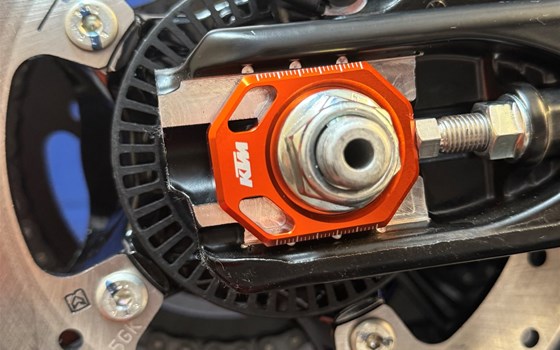 Umgebautes Motorrad KTM 125 SMC R von Motorrad-Molitor GmbH - Bild 8 Umgebautes Motorrad KTM 125 SMC R von Motorrad-Molitor GmbH - Bild 8