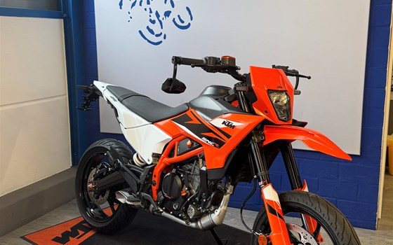 Umgebautes Motorrad KTM 125 SMC R von Motorrad-Molitor GmbH - Bild 1 Umgebautes Motorrad KTM 125 SMC R von Motorrad-Molitor GmbH - Bild 1
