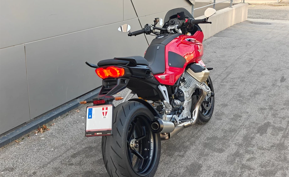 Umbgebautes Motorrad Moto Guzzi V100 Mandello S Bild 6: Umbgebautes Motorrad Moto Guzzi V100 Mandello S