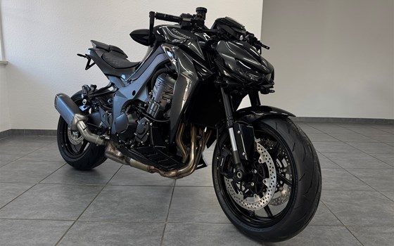 Umgebautes Motorrad Kawasaki Z1100 von Zweirad Meggle - Bild 1 Umgebautes Motorrad Kawasaki Z1100 von Zweirad Meggle - Bild 1