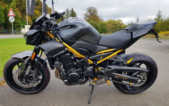 Umgebautes Motorrad Kawasaki Z900 von Motorradhaus Löhmer GmbH - Bild 3 Umgebautes Motorrad Kawasaki Z900 von Motorradhaus Löhmer GmbH - Bild 3