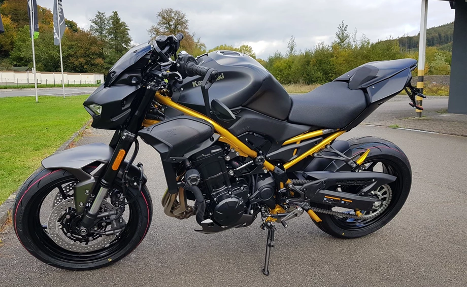 Umbgebautes Motorrad Kawasaki Z900 Bild 4: Umbgebautes Motorrad Kawasaki Z900