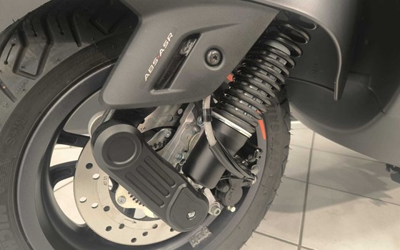 Umgebautes Motorrad Vespa GTS 310 SuperSport von Zweirad-Center Nuber GmbH - Bild 8