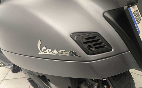 Umgebautes Motorrad Vespa GTS 310 SuperSport von Zweirad-Center Nuber GmbH - Bild 11