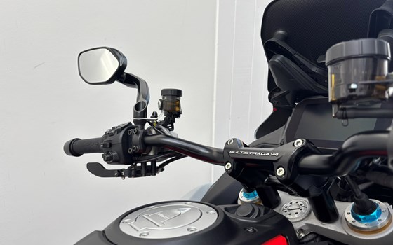 Umgebautes Motorrad Ducati Multistrada V4 RS von Claus Carstens Zweiradhandel - Bild 2